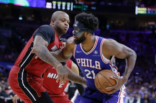 Joel-Embiid-face-a-PJ-Tucker.jpg